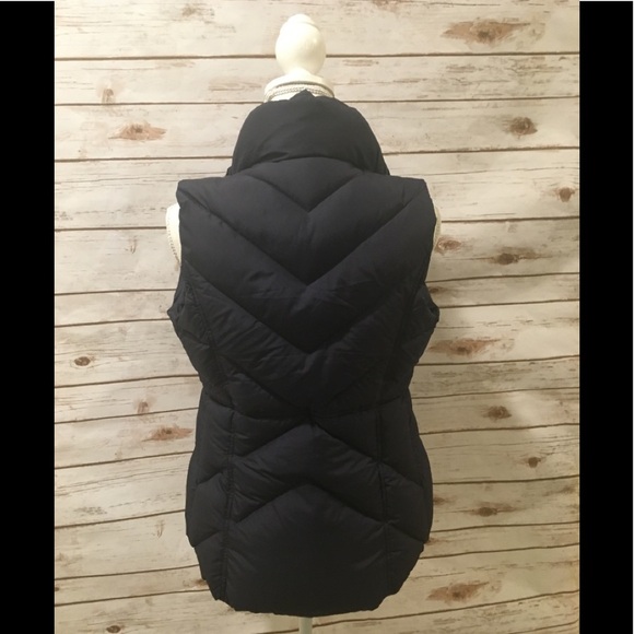 🎉 HP 🎉 J. Crew Puffer Vest - Picture 3 of 9